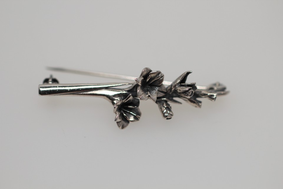 Zilveren gladiool broche Nr 15